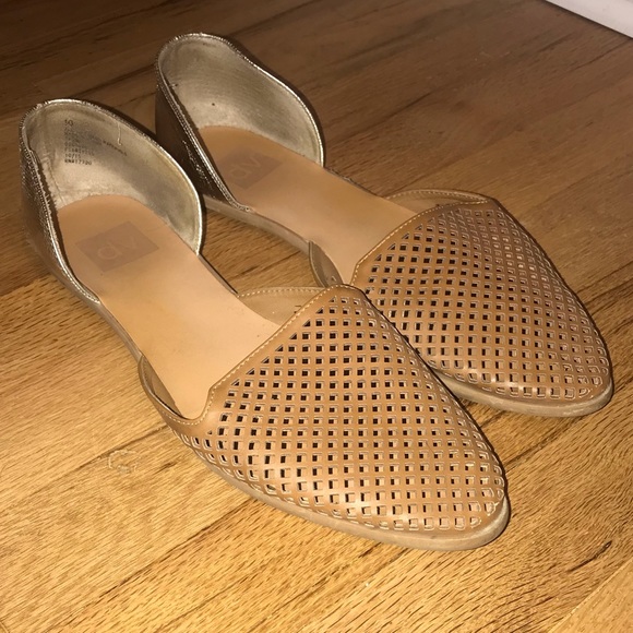 DV Flats - Picture 1 of 3